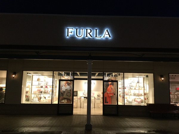 【FURLA】神戸三田プレミアム・アウトレット店