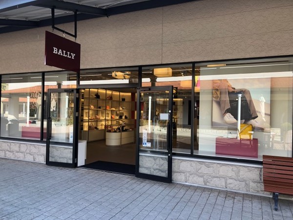 【BALLY】神戸三田プレミアムアウトレット店